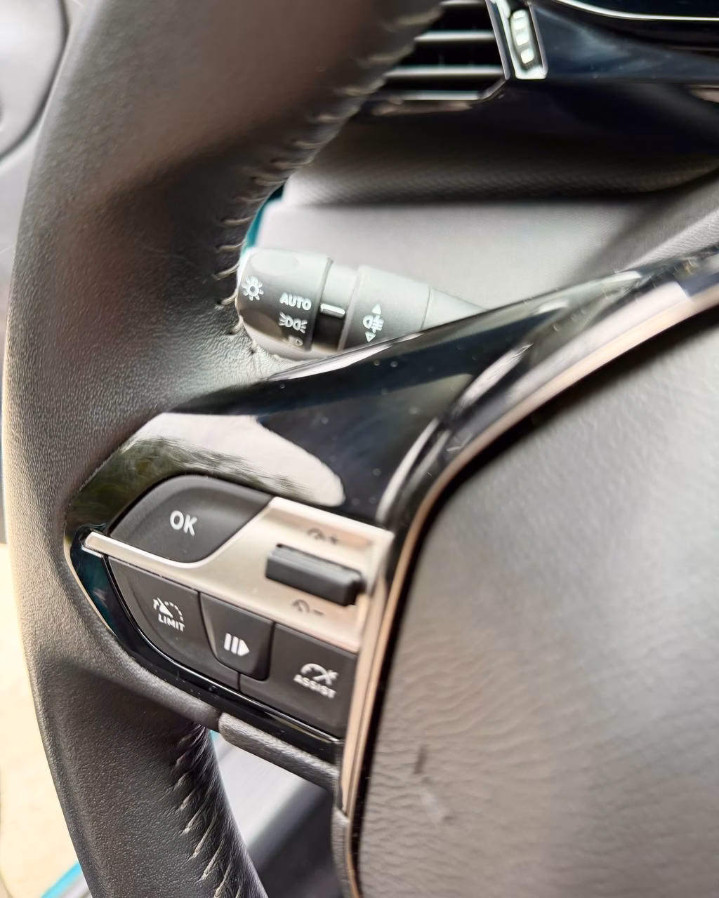 Peugeot 308 фото 16