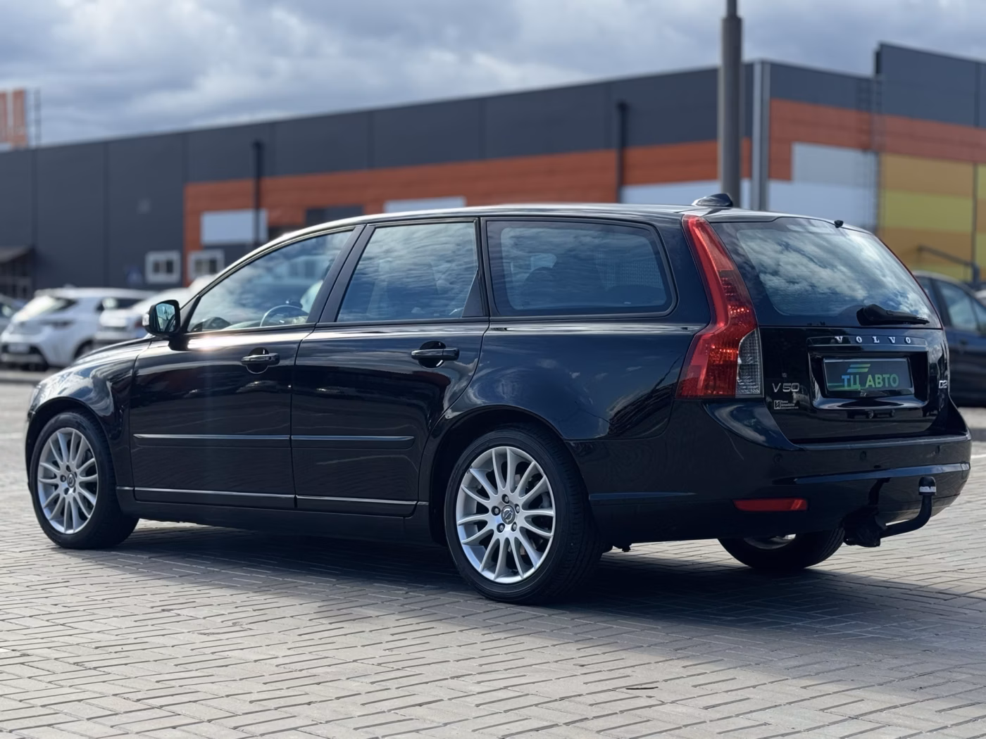 Volvo V50 фото 8