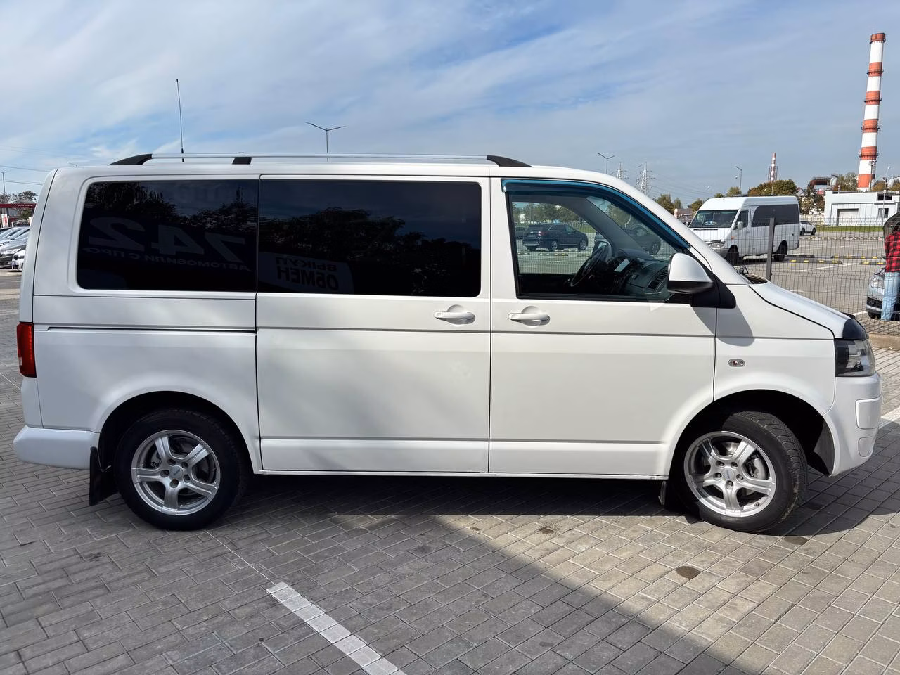 Volkswagen Caravelle фото 3