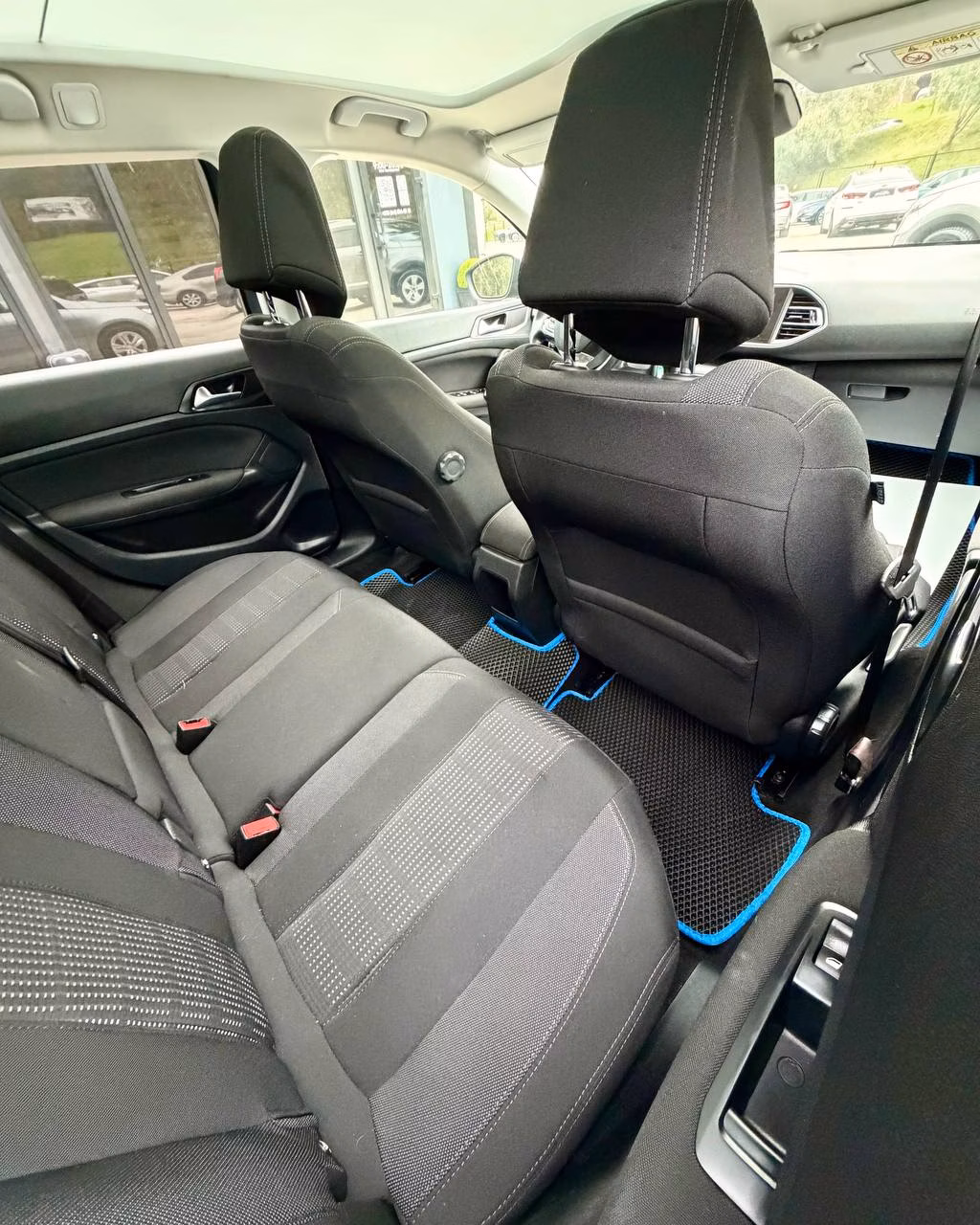 Peugeot 308 фото 8