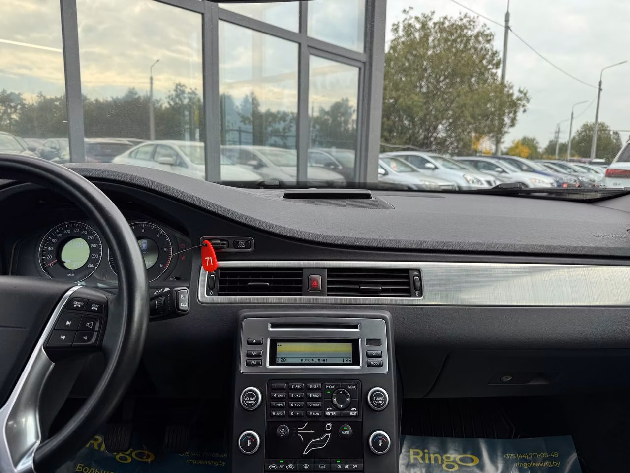 Volvo V70 фото 11