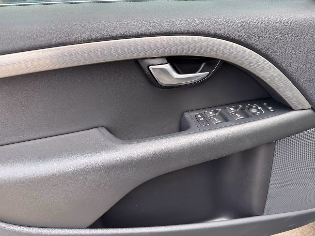 Volvo V70 фото 15