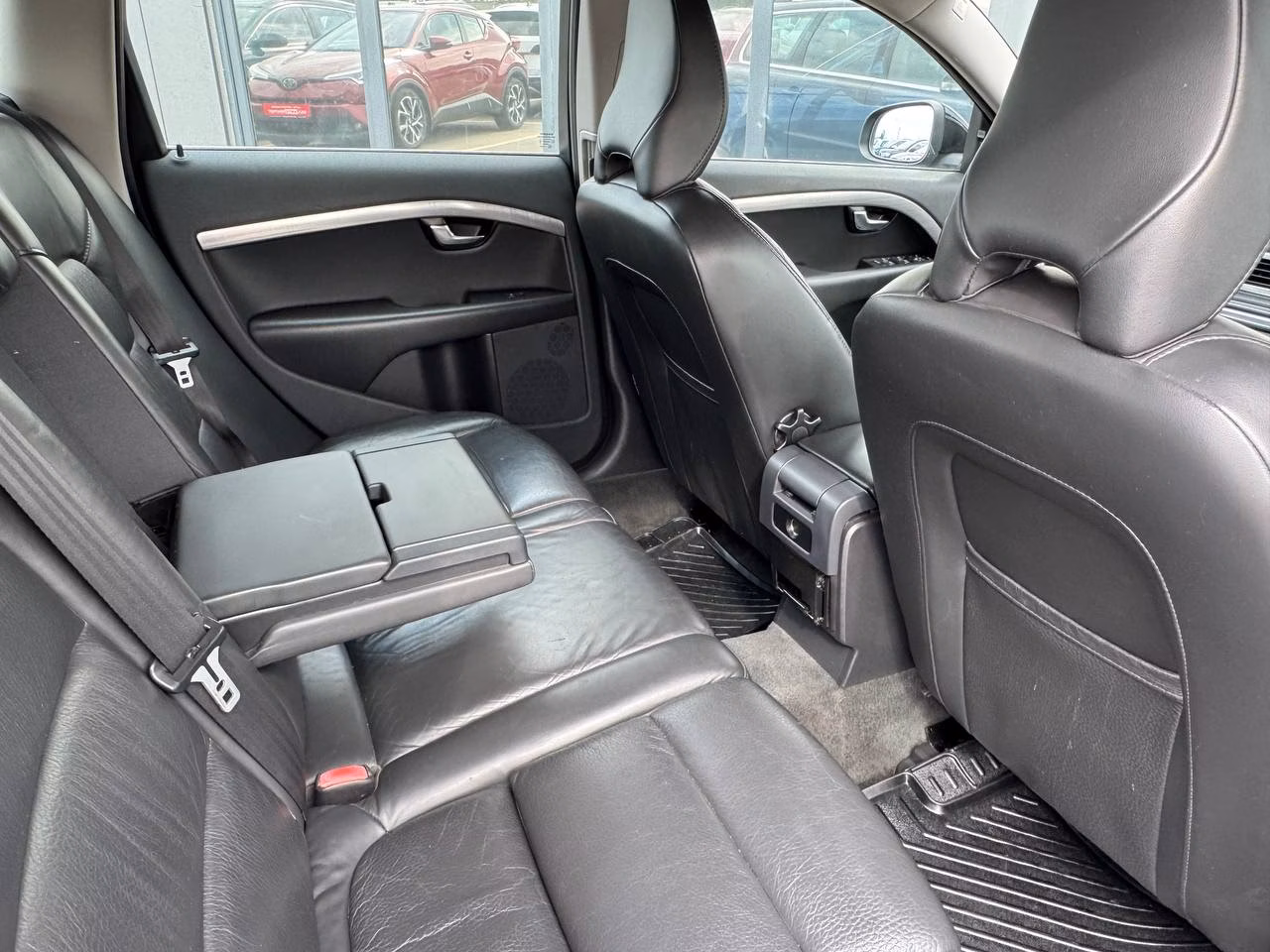 Volvo V70 фото 17