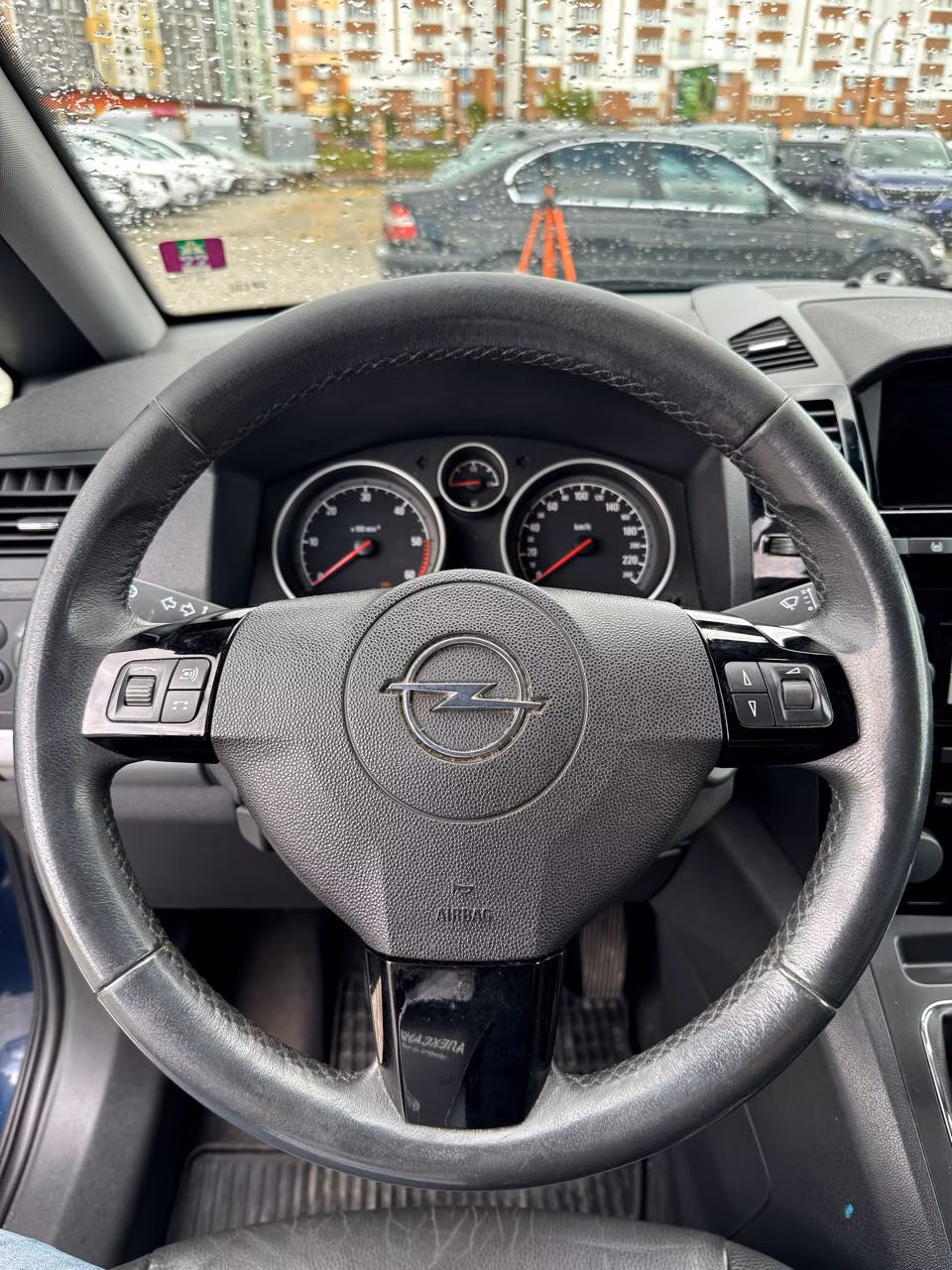 Opel Zafira фото 14