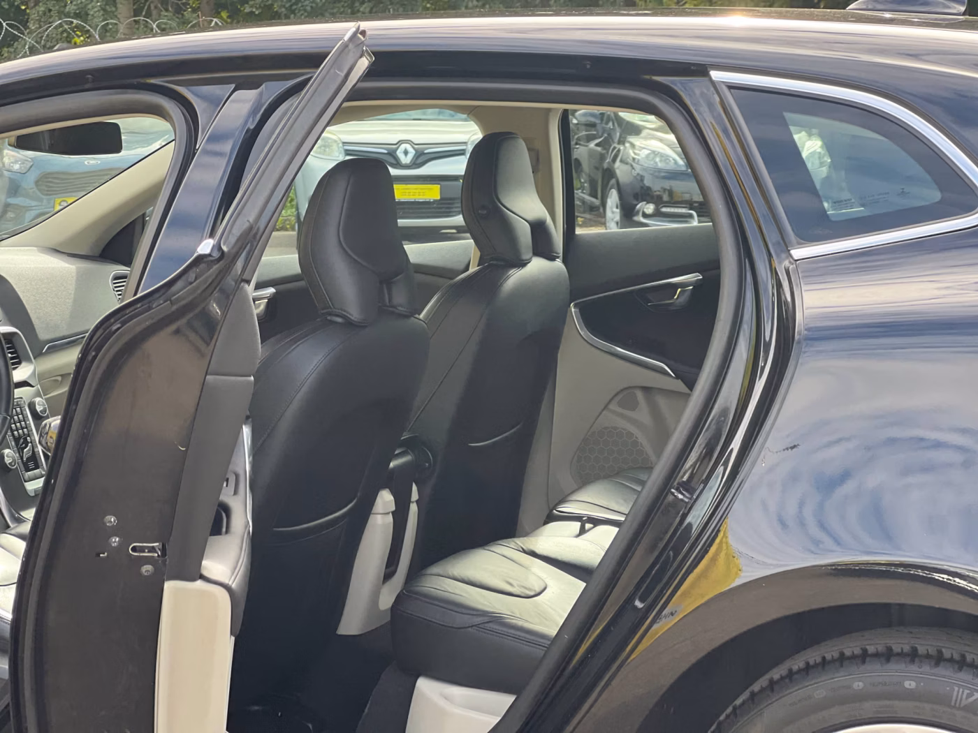 Volvo V40 фото 17