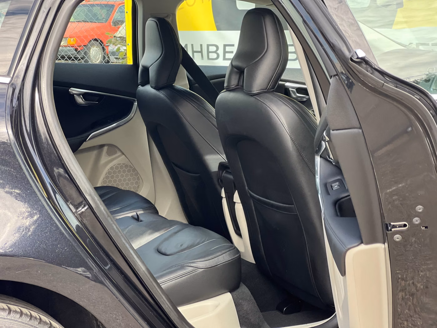 Volvo V40 фото 19
