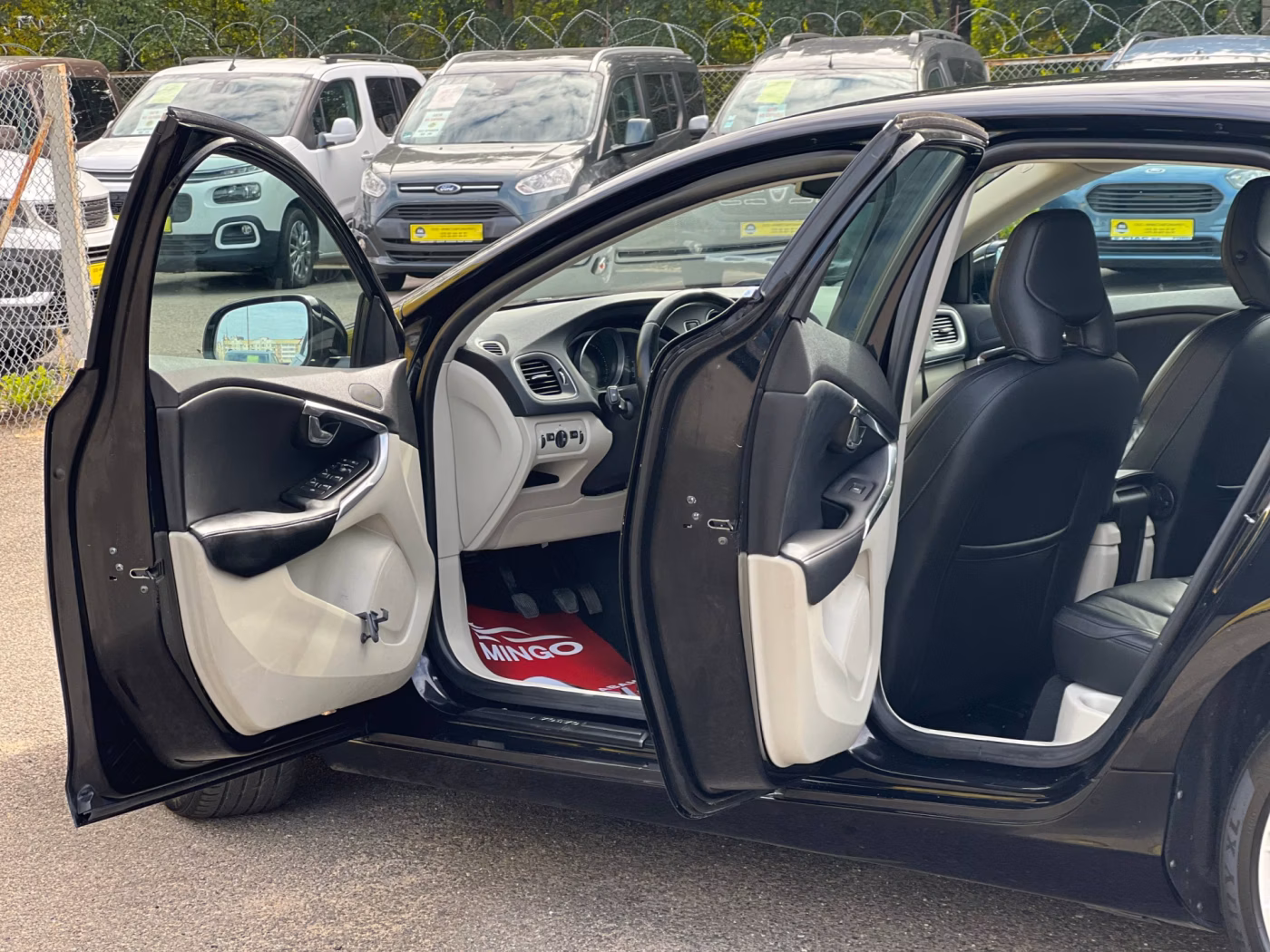 Volvo V40 фото 18