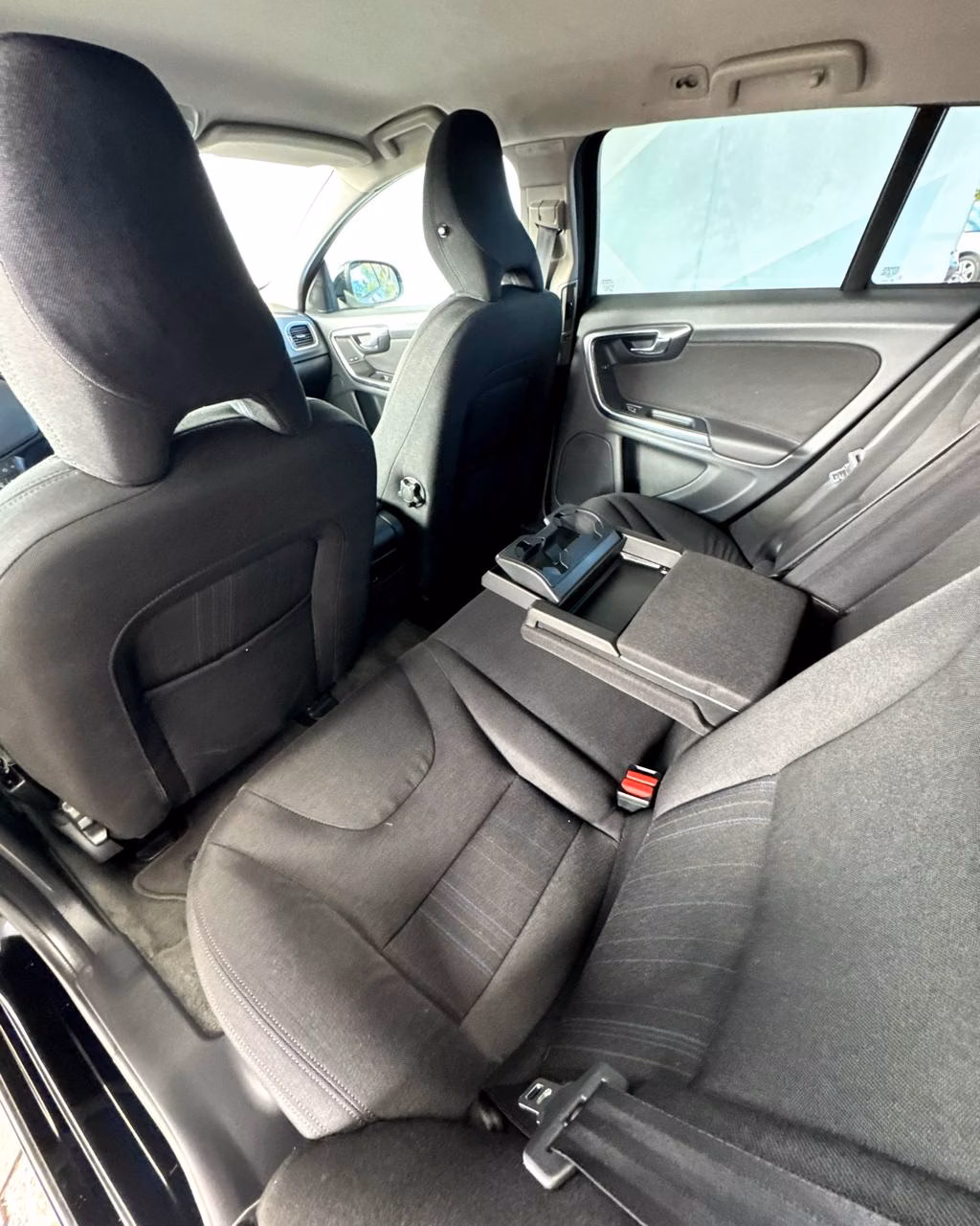 Volvo V60 фото 12