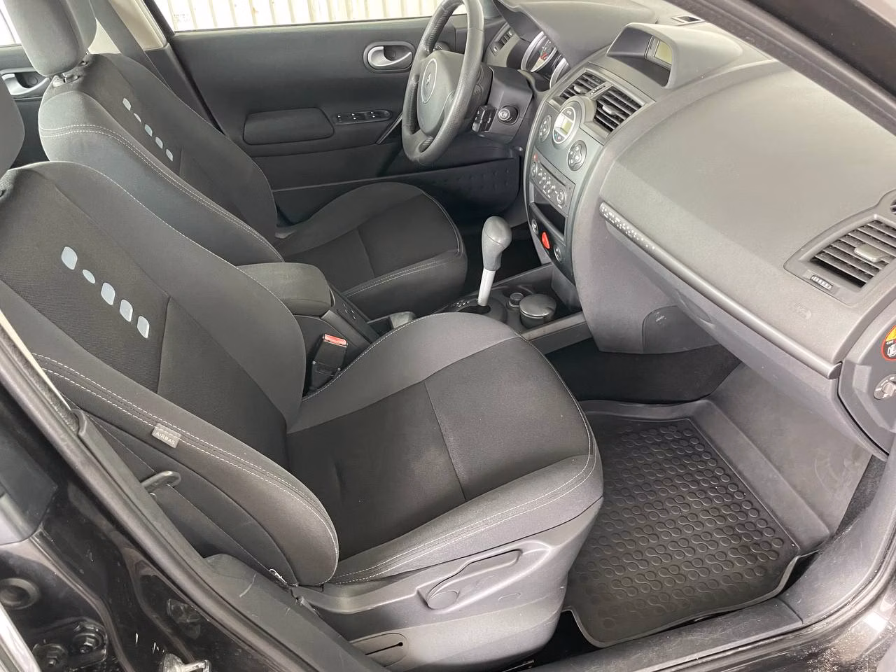 Renault Megane фото 14