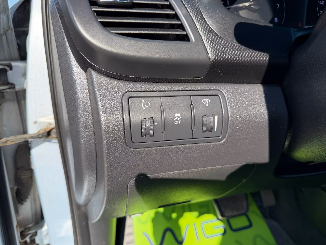 Hyundai Solaris фото 9