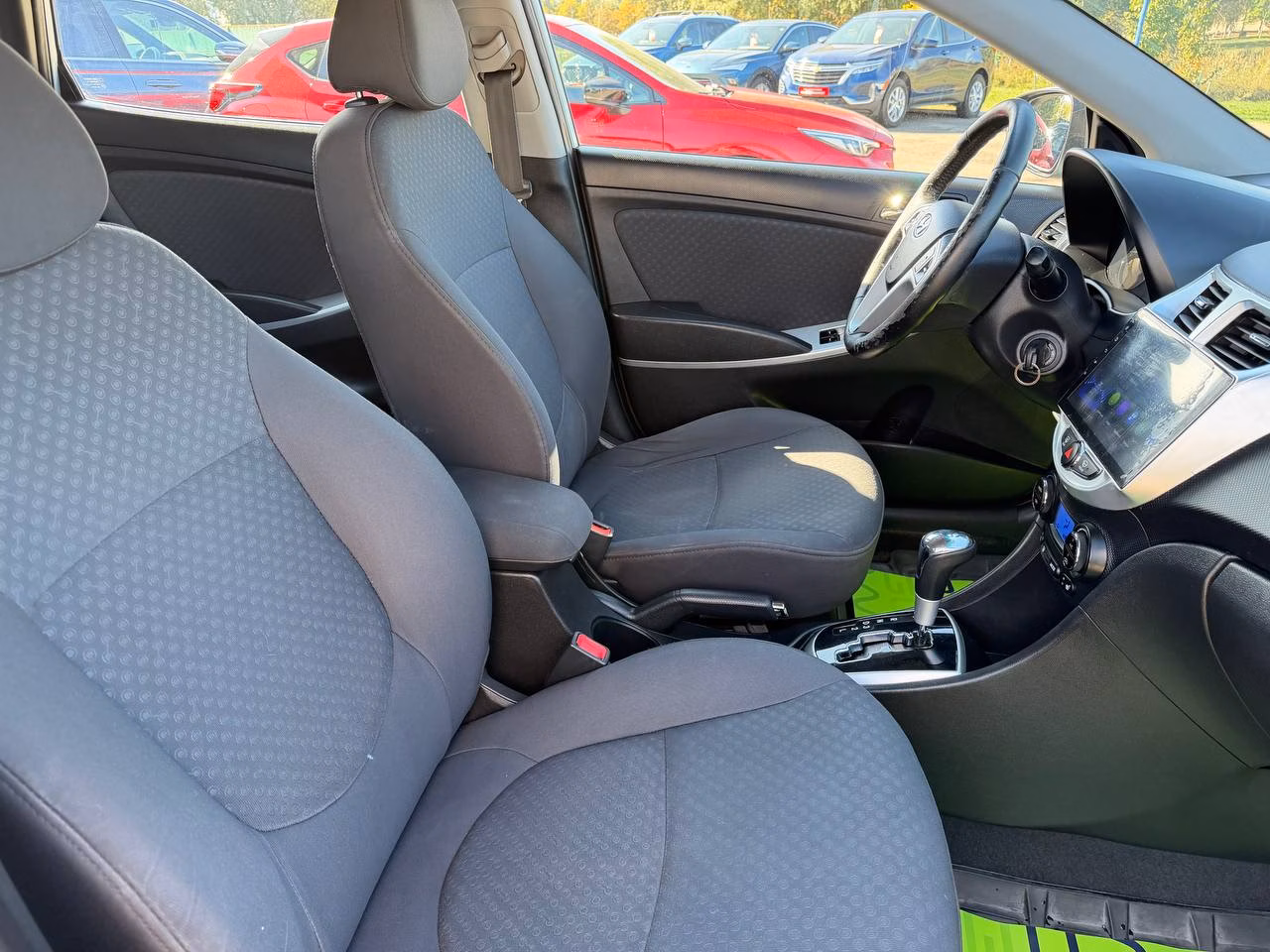 Hyundai Solaris фото 19