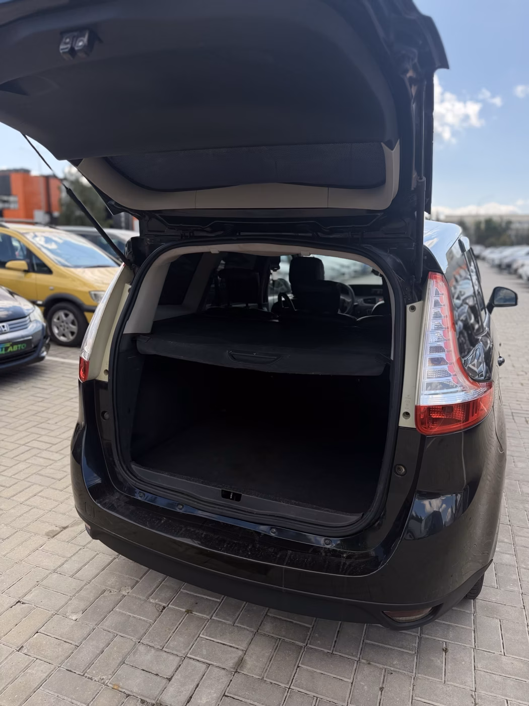 Renault Grand Scenic фото 11