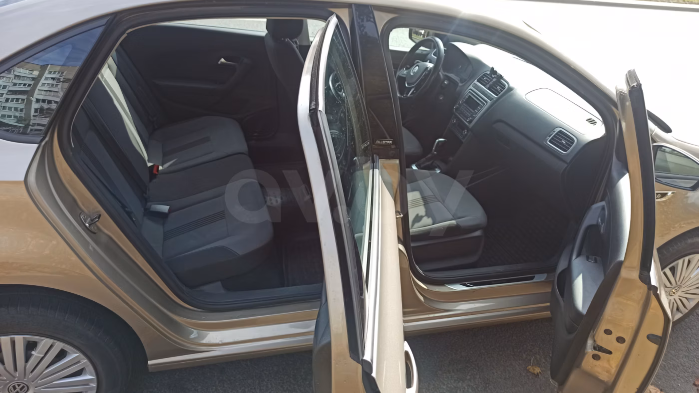 Volkswagen Polo Sedan фото 3