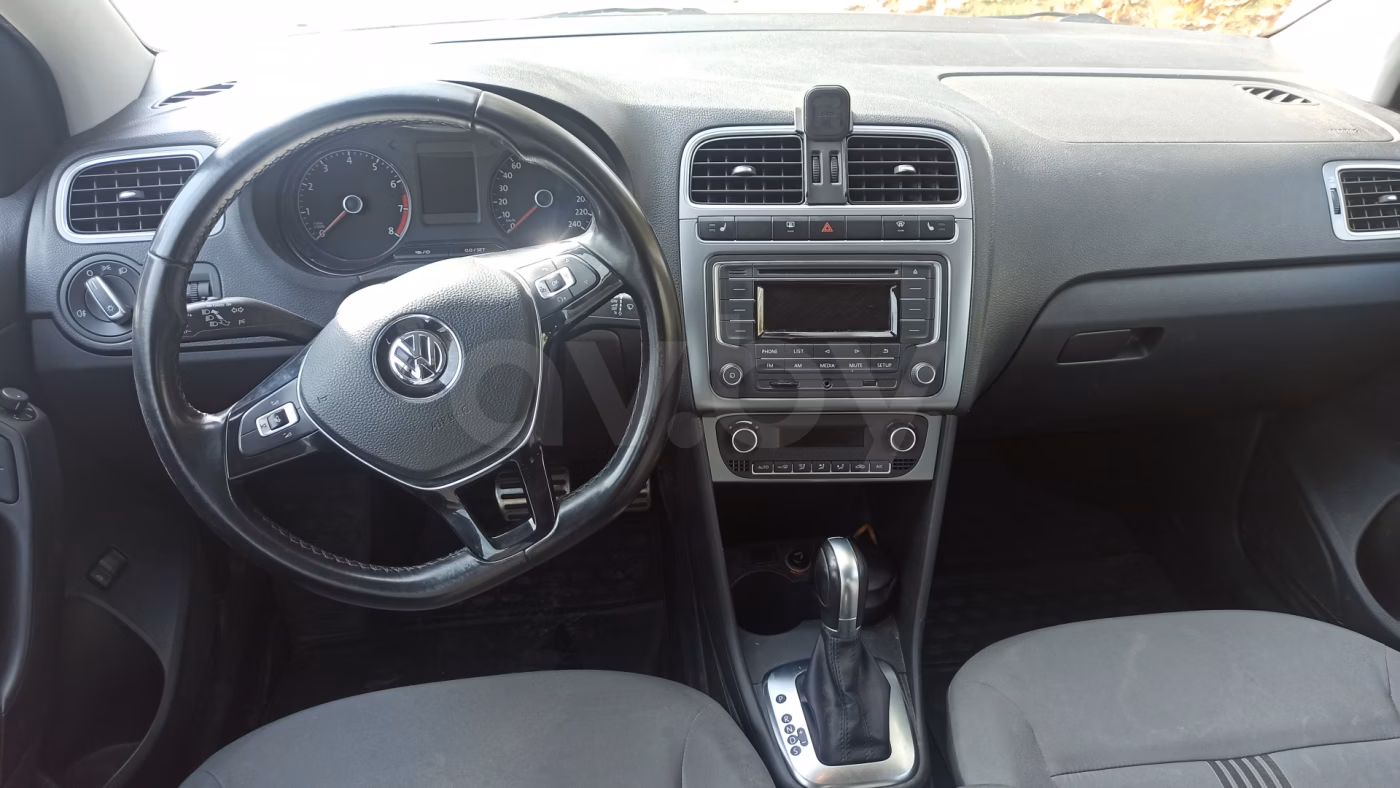 Volkswagen Polo Sedan фото 8