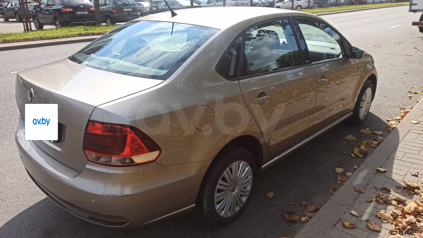 Volkswagen Polo Sedan фото 2