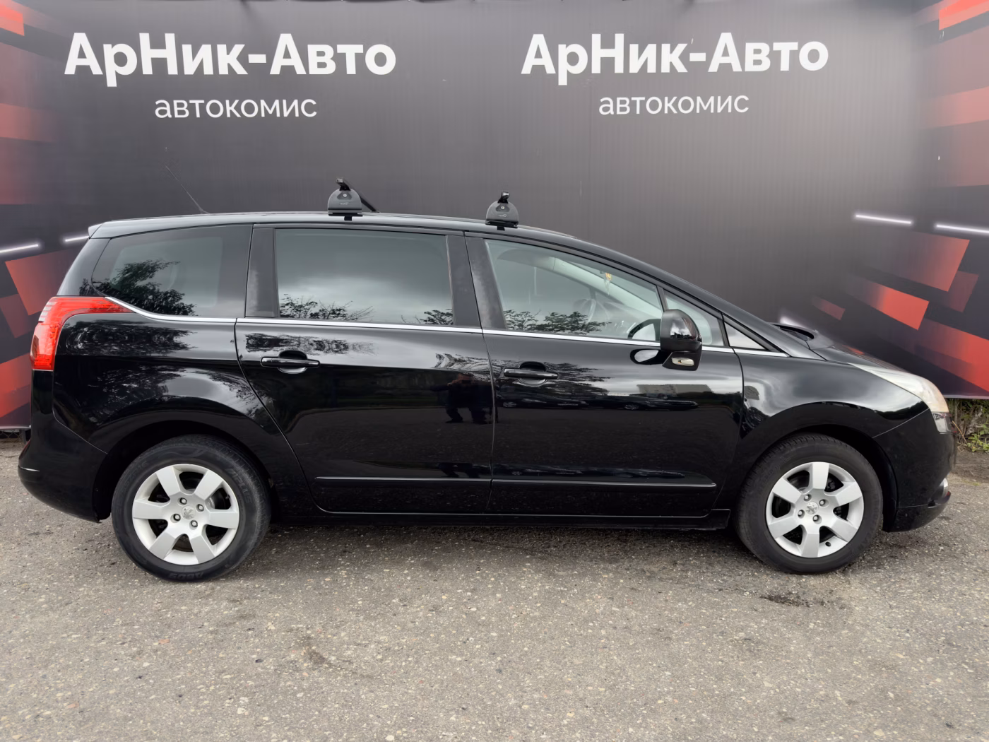 Peugeot 5008 фото 8