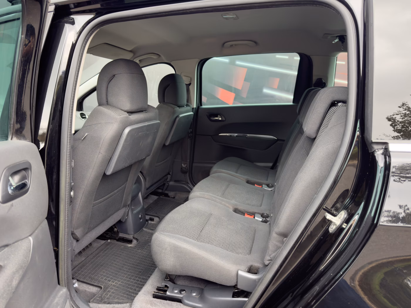 Peugeot 5008 фото 18