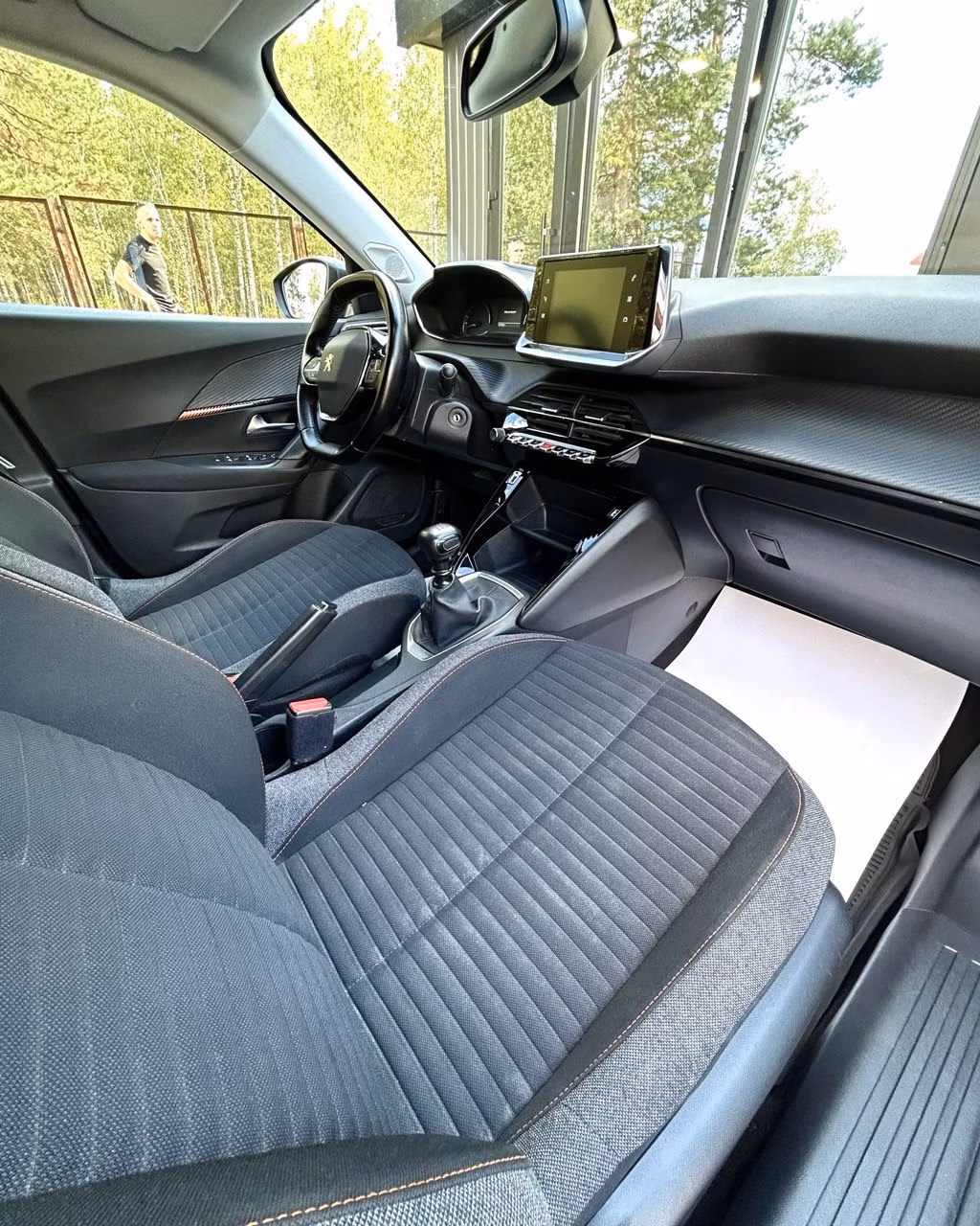 Peugeot 2008 фото 10