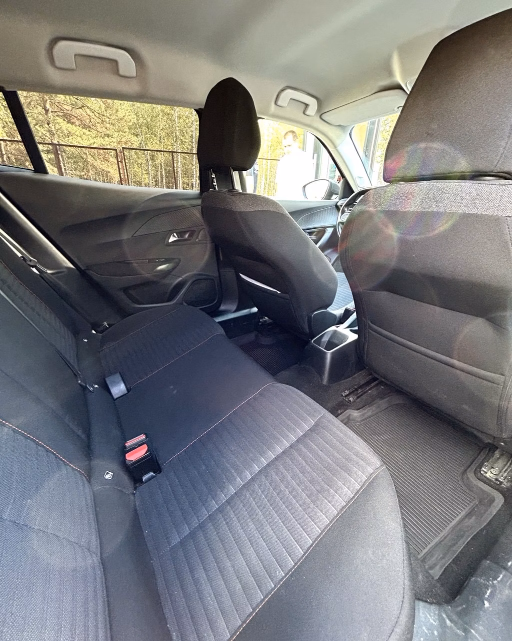 Peugeot 2008 фото 11