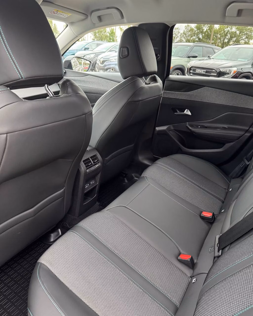 Peugeot 308 фото 11
