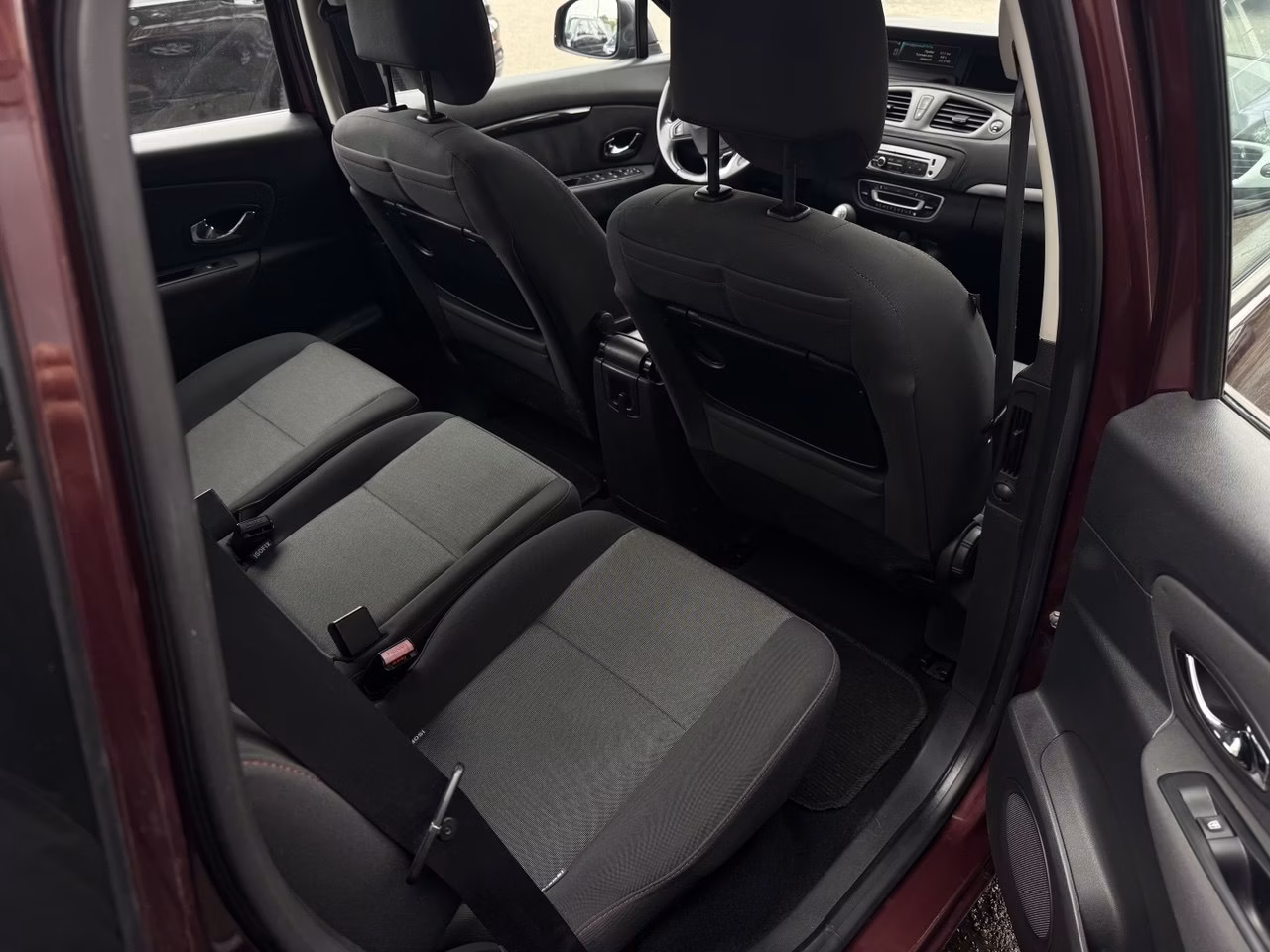 Renault Scenic фото 11