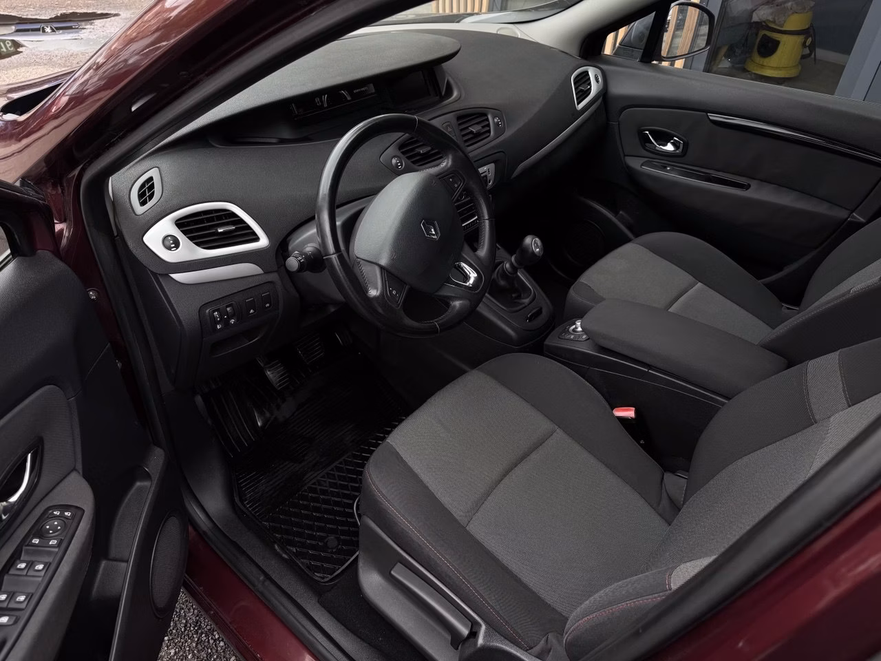 Renault Scenic фото 6