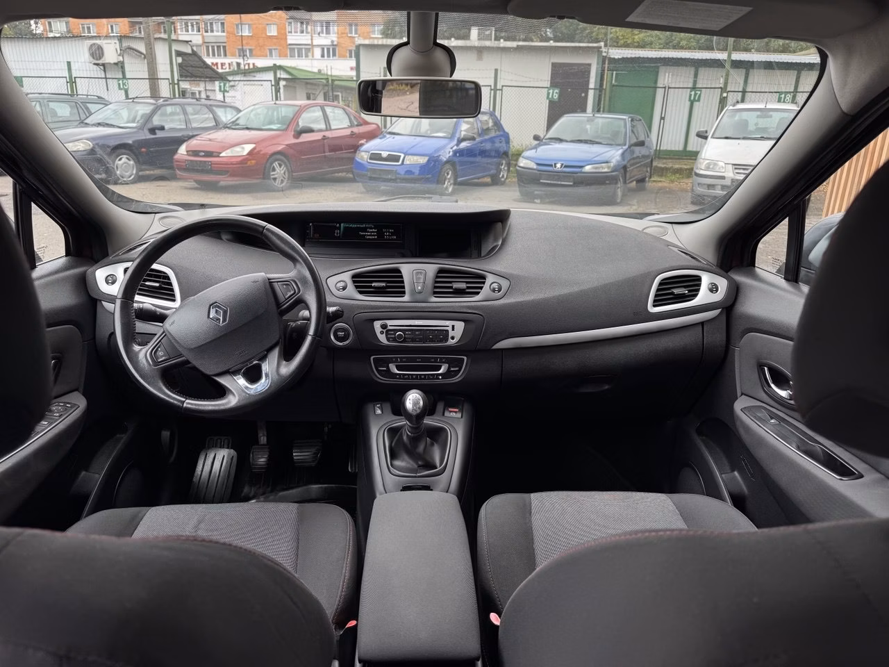 Renault Scenic фото 10