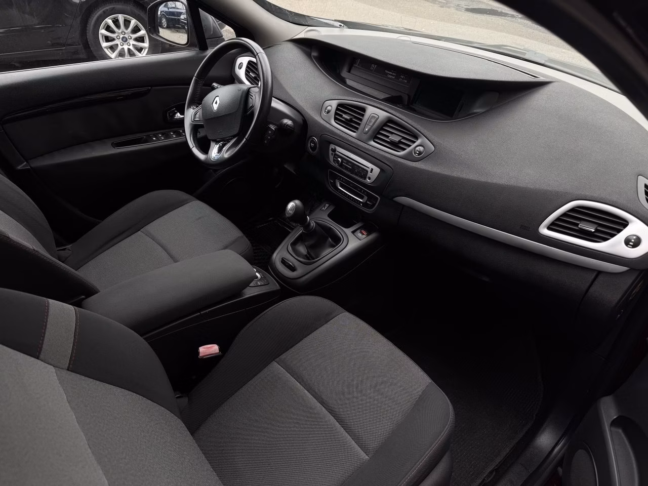 Renault Scenic фото 7