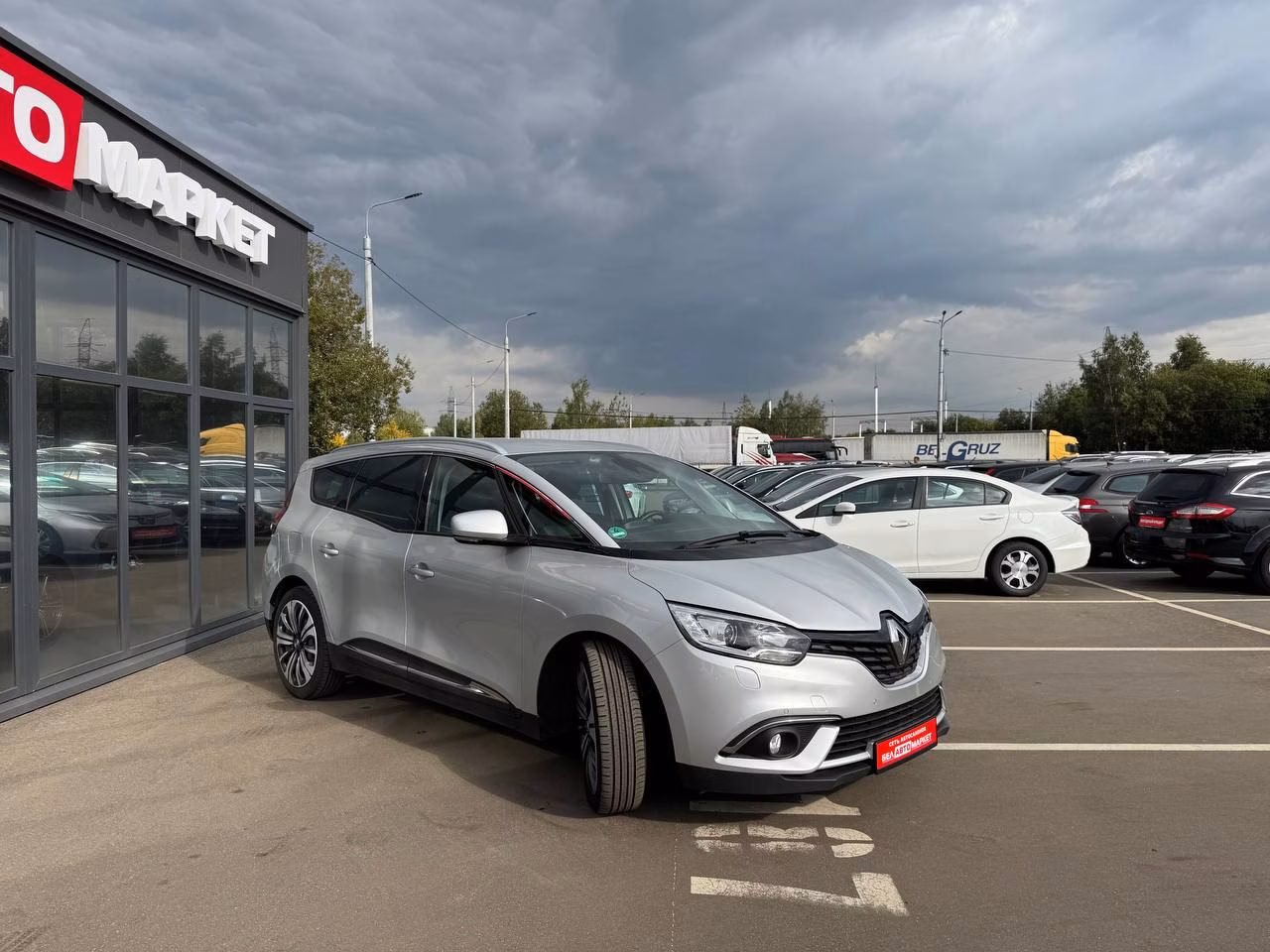 Renault Grand Scenic фото 3