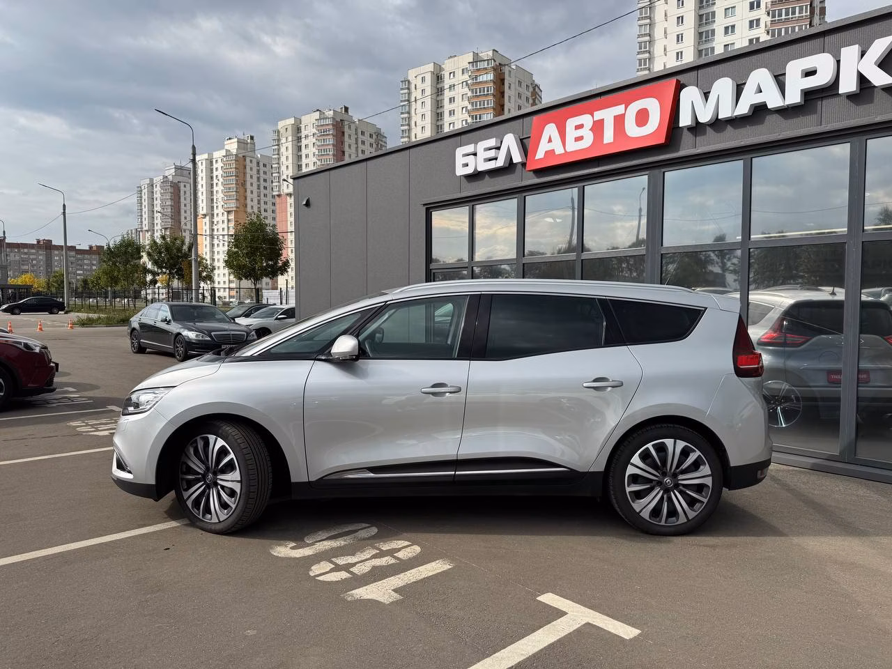 Renault Grand Scenic фото 8