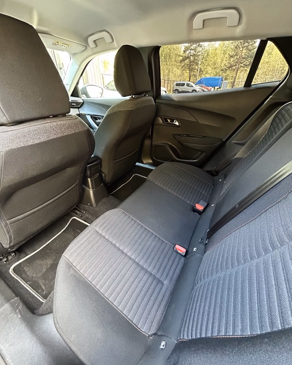 Peugeot 2008 фото 10