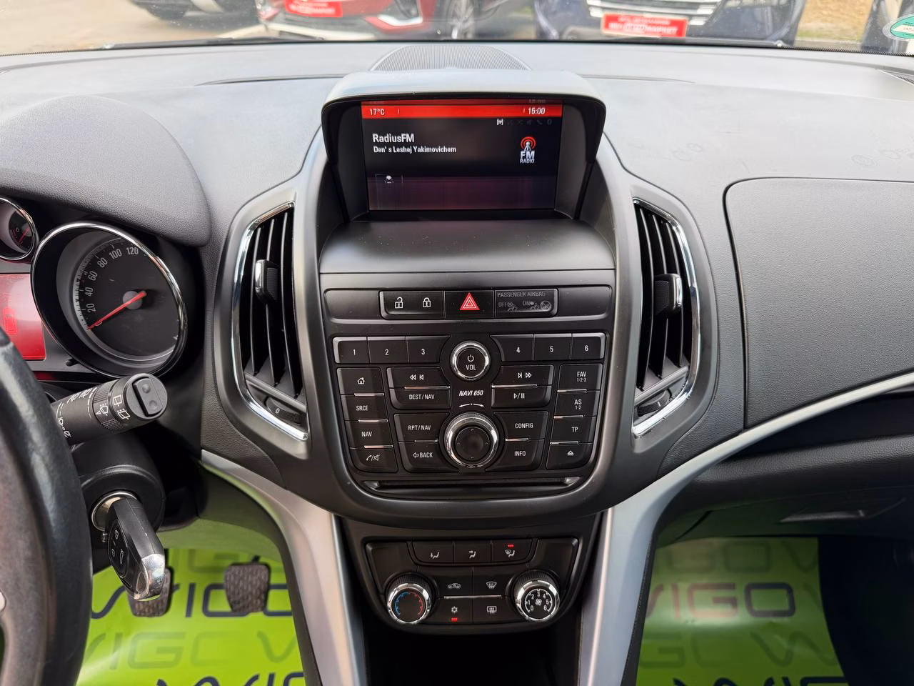 Opel Zafira фото 10