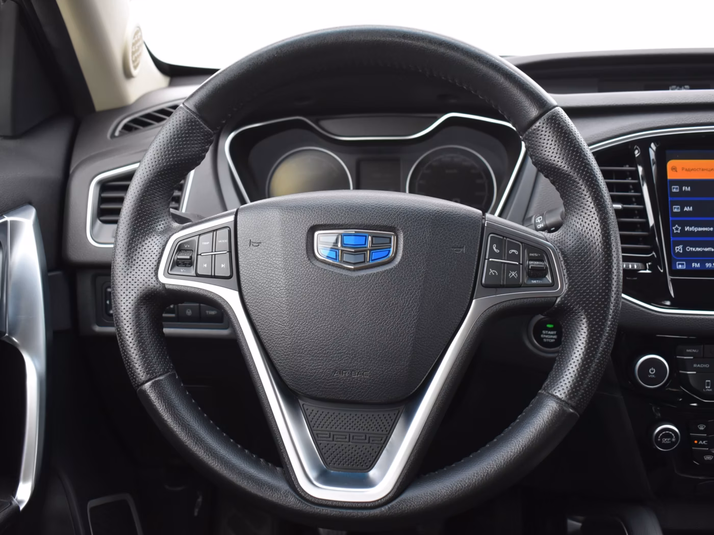 Geely Emgrand X7 фото 10