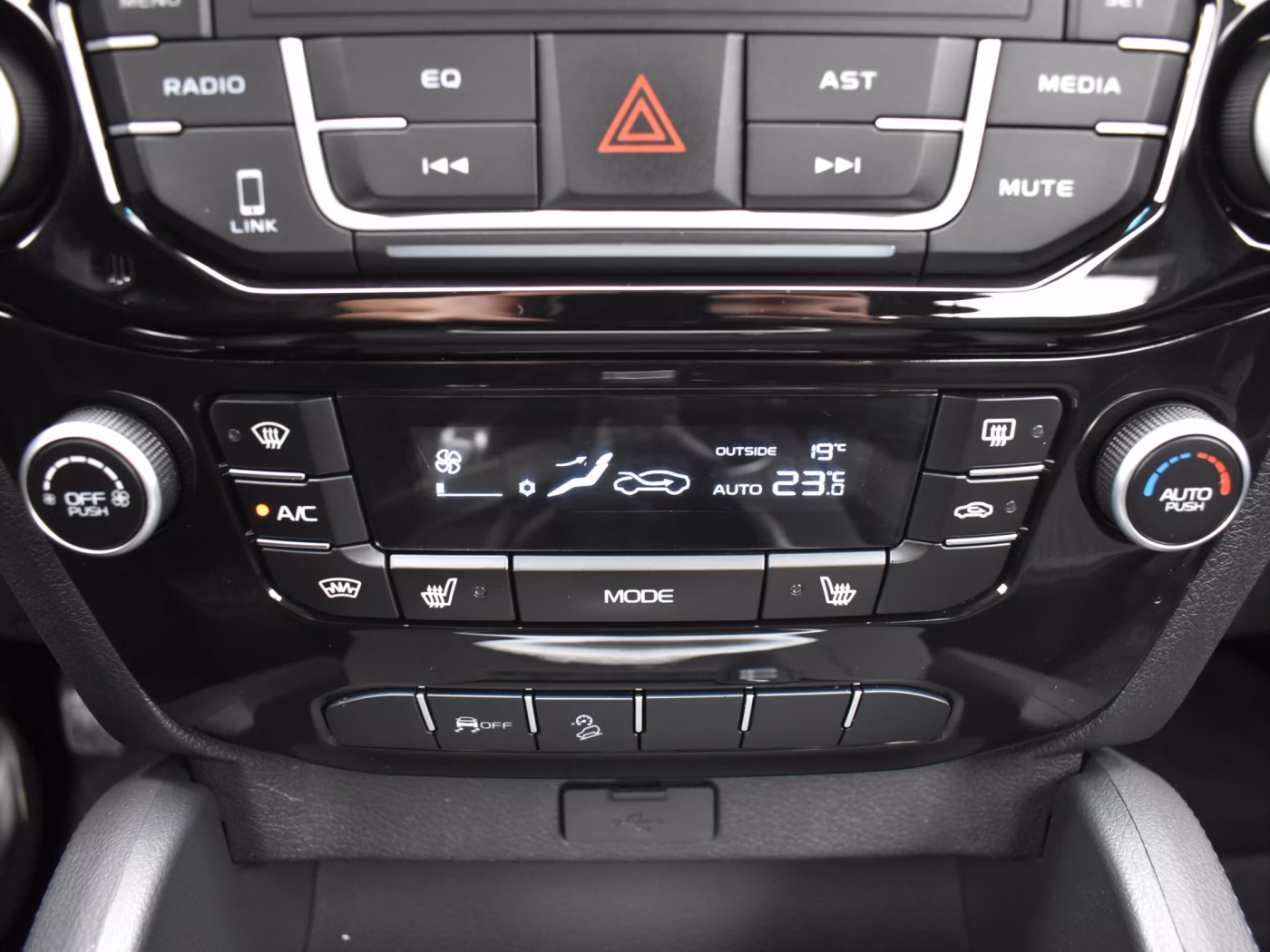 Geely Emgrand X7 фото 17