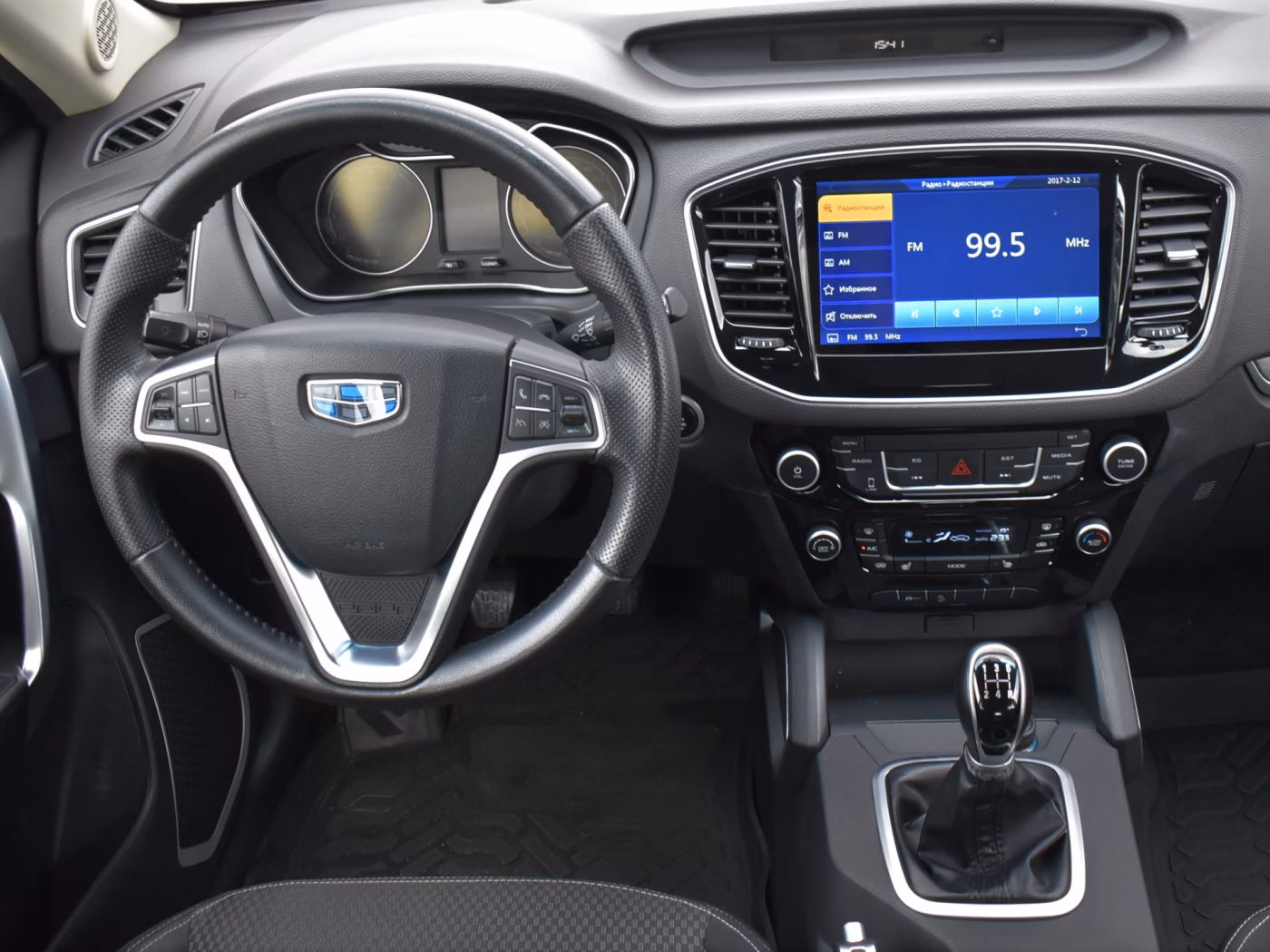 Geely Emgrand X7 фото 9