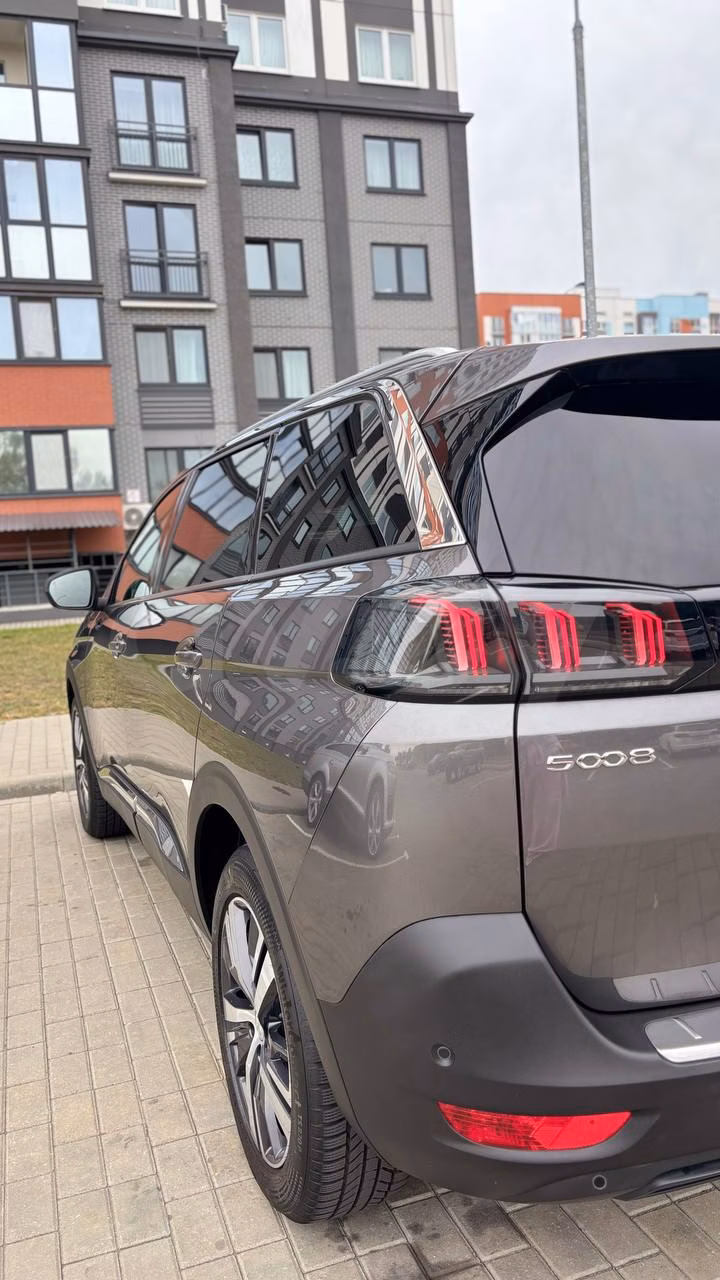 Peugeot 5008 фото 12