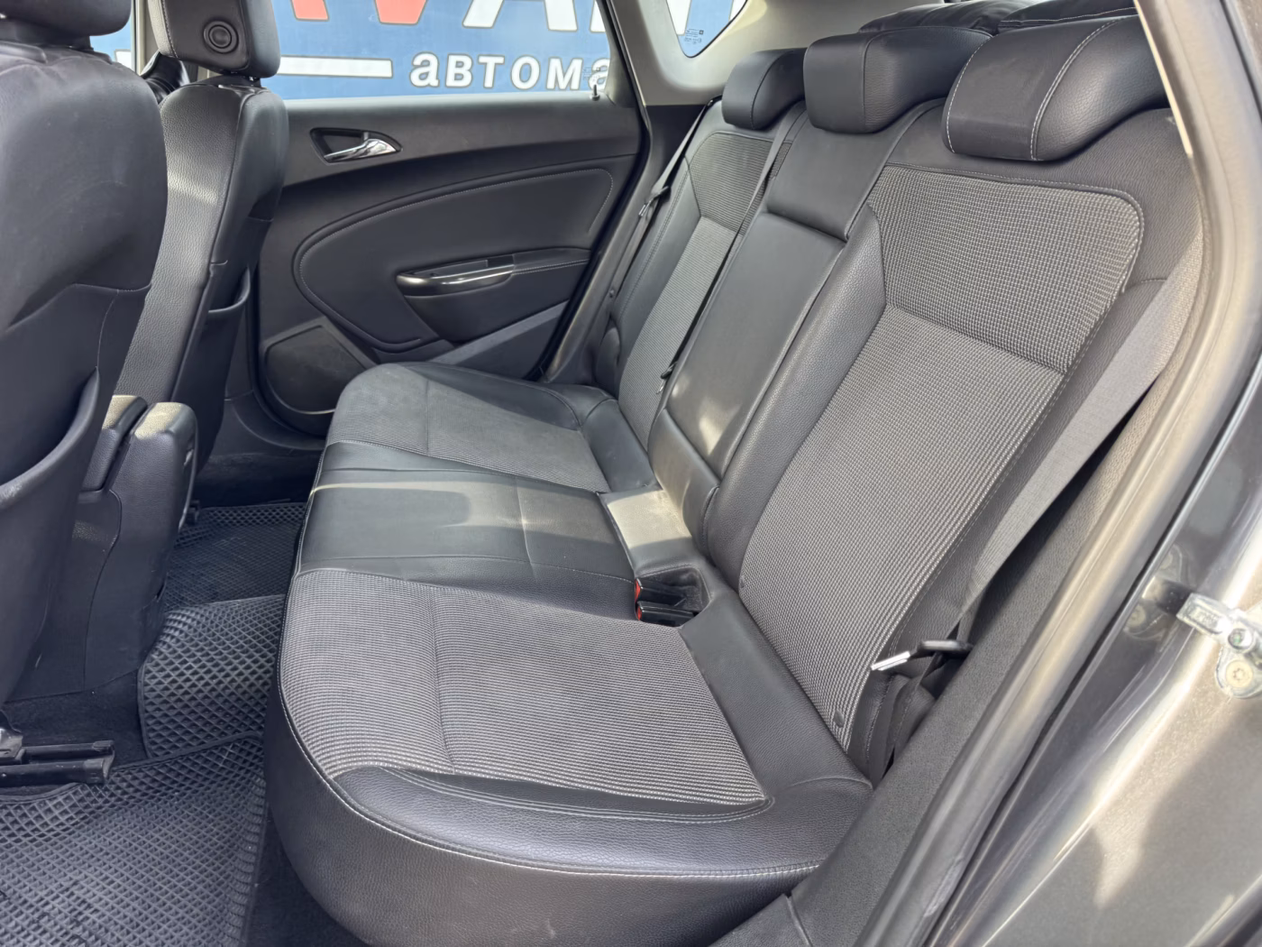 Opel Astra фото 14