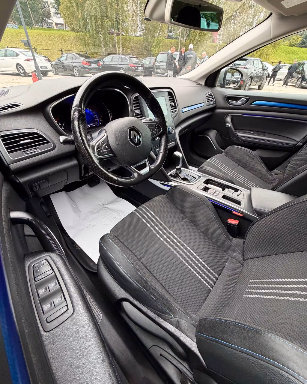 Renault Megane фото 9