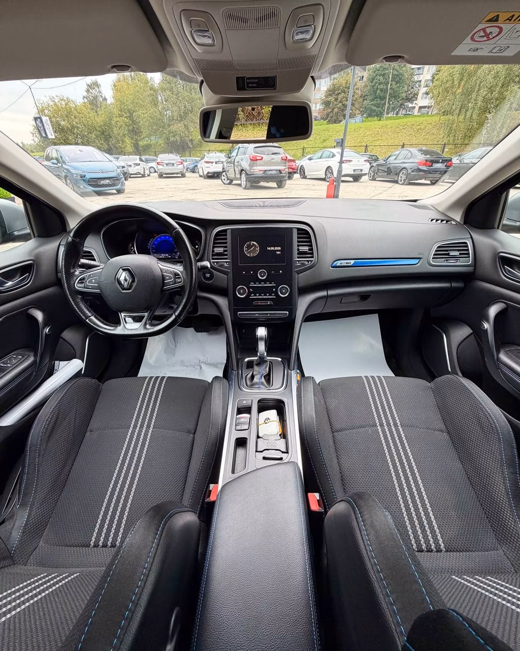 Renault Megane фото 10
