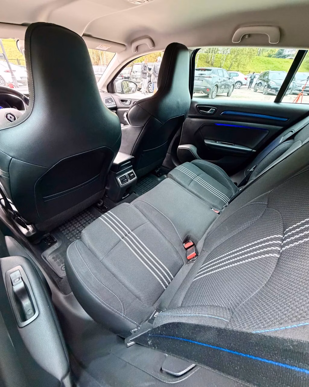 Renault Megane фото 12