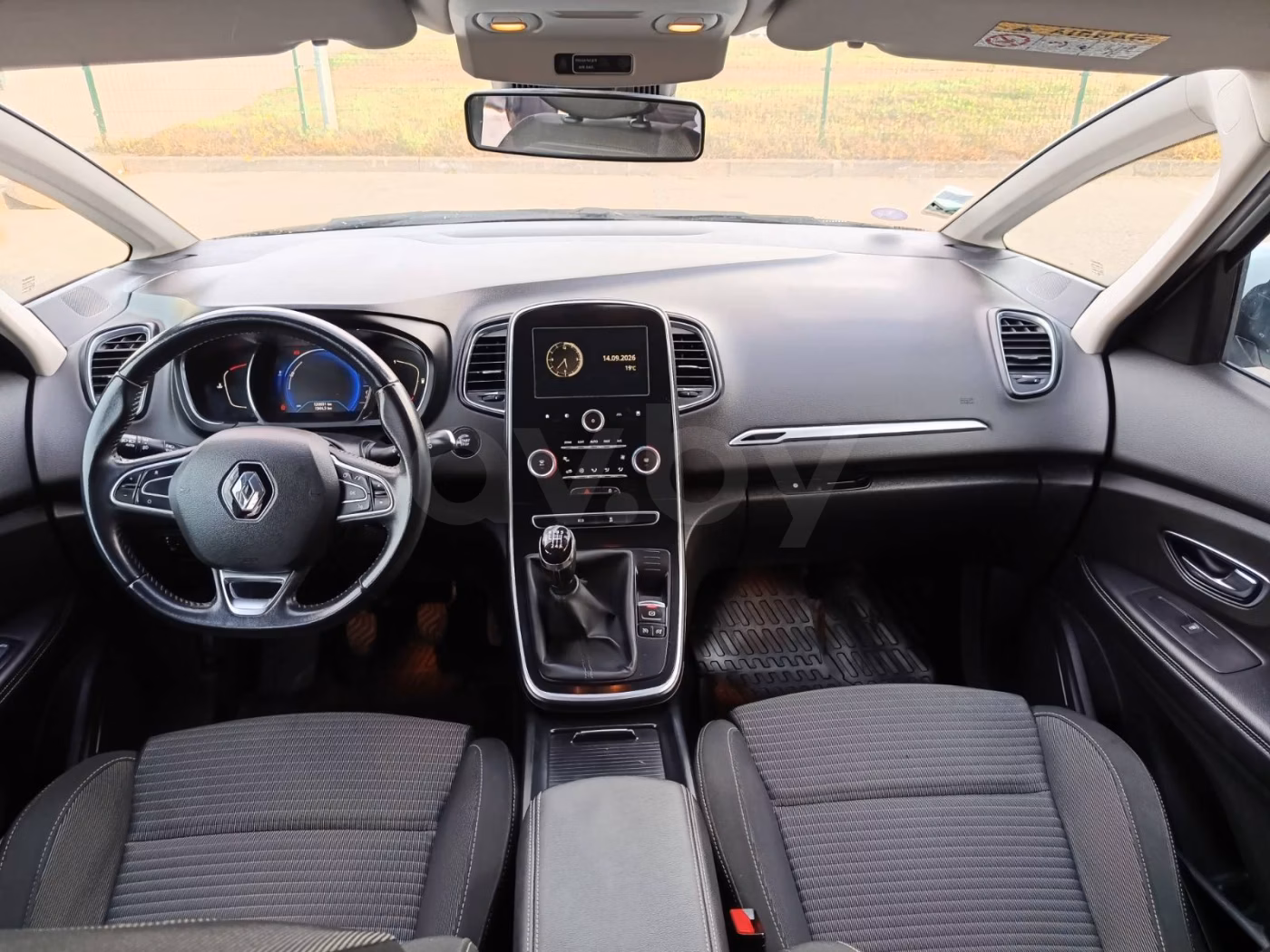 Renault Scenic фото 9