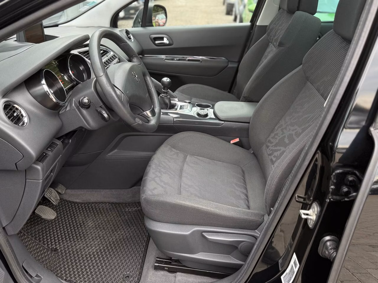 Peugeot 3008 фото 9