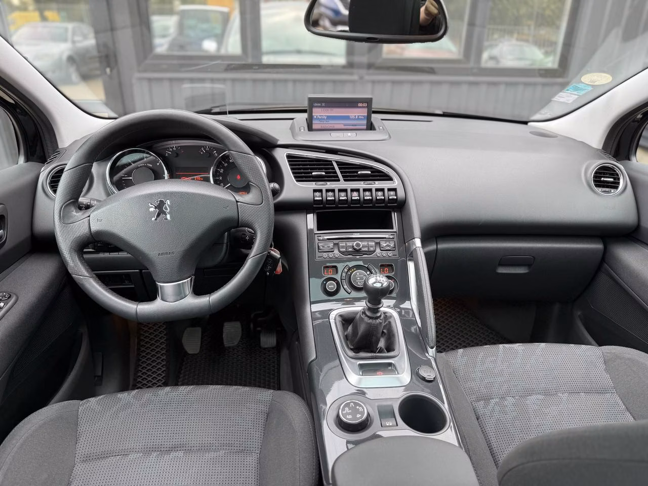 Peugeot 3008 фото 8