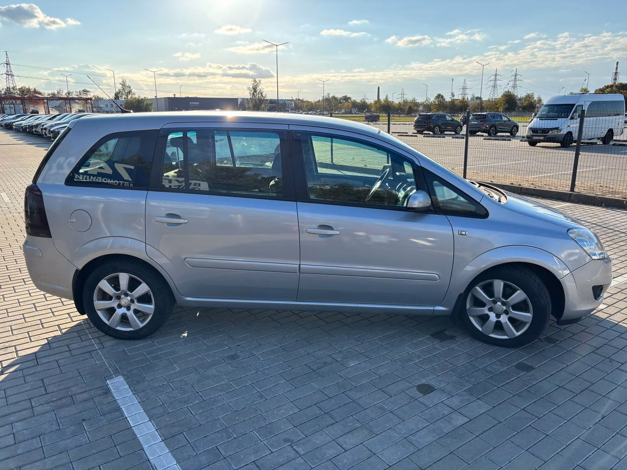 Opel Zafira фото 2
