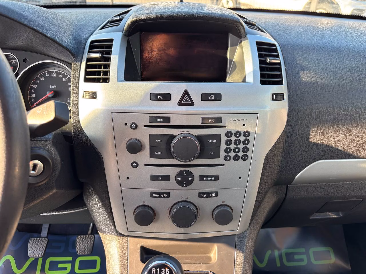 Opel Zafira фото 16
