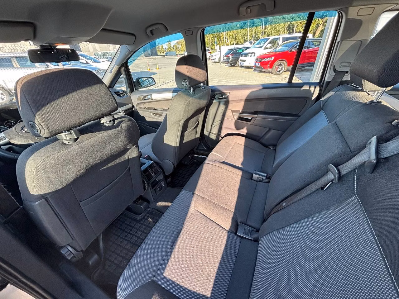 Opel Zafira фото 21