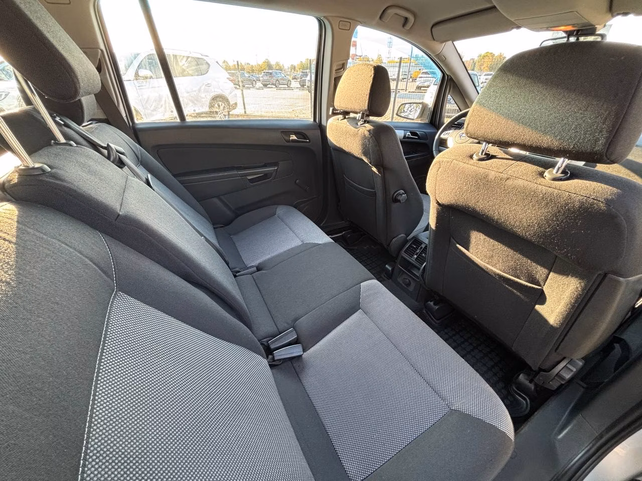 Opel Zafira фото 22
