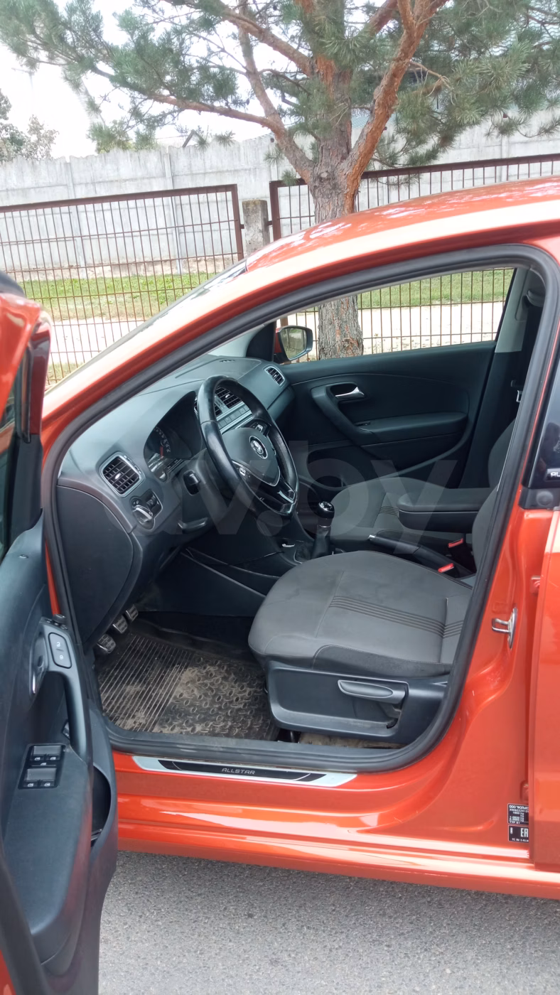 Volkswagen Polo Sedan фото 3