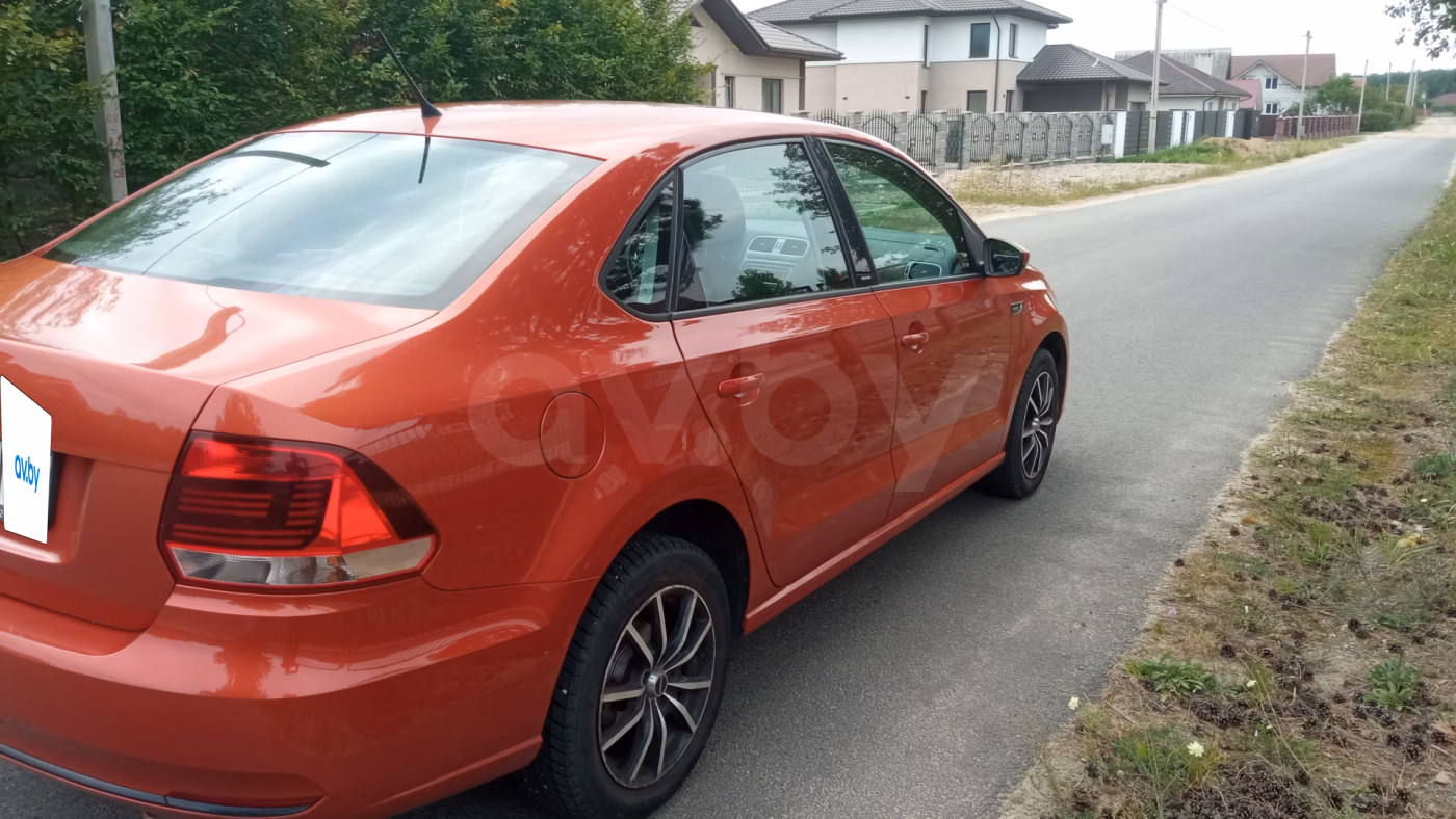 Volkswagen Polo Sedan фото 8