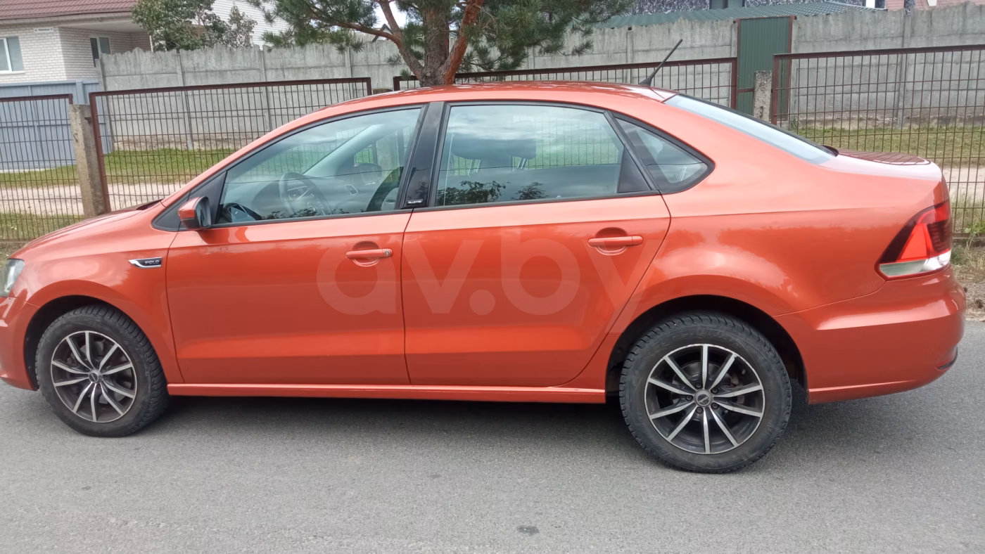 Volkswagen Polo Sedan фото 9